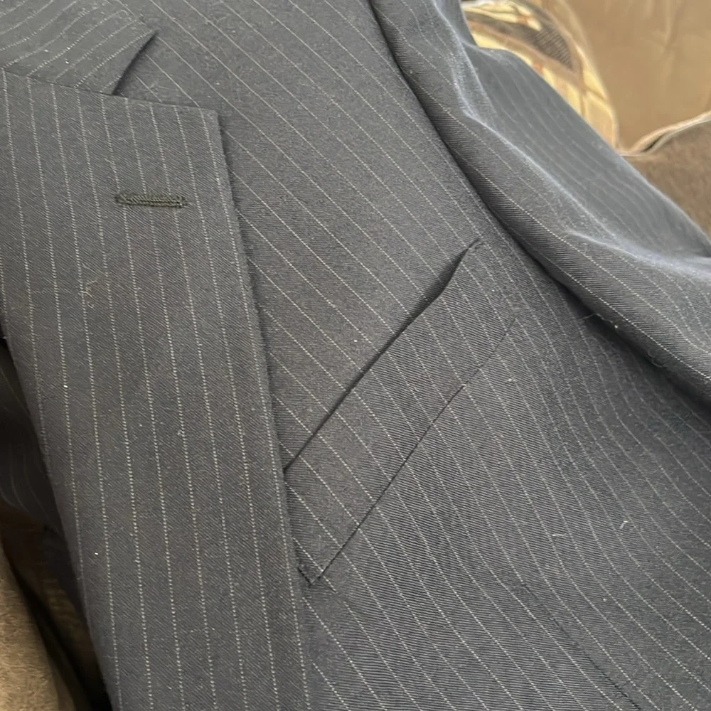 BOSTON LEON CLOTHING Navy Blue 2 PC Pinstriped Executive Suit NWOT